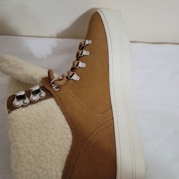 MARC FISHER SUEDE LEATHER SNEAKERS BOOTIES. - Picture 9 of 9